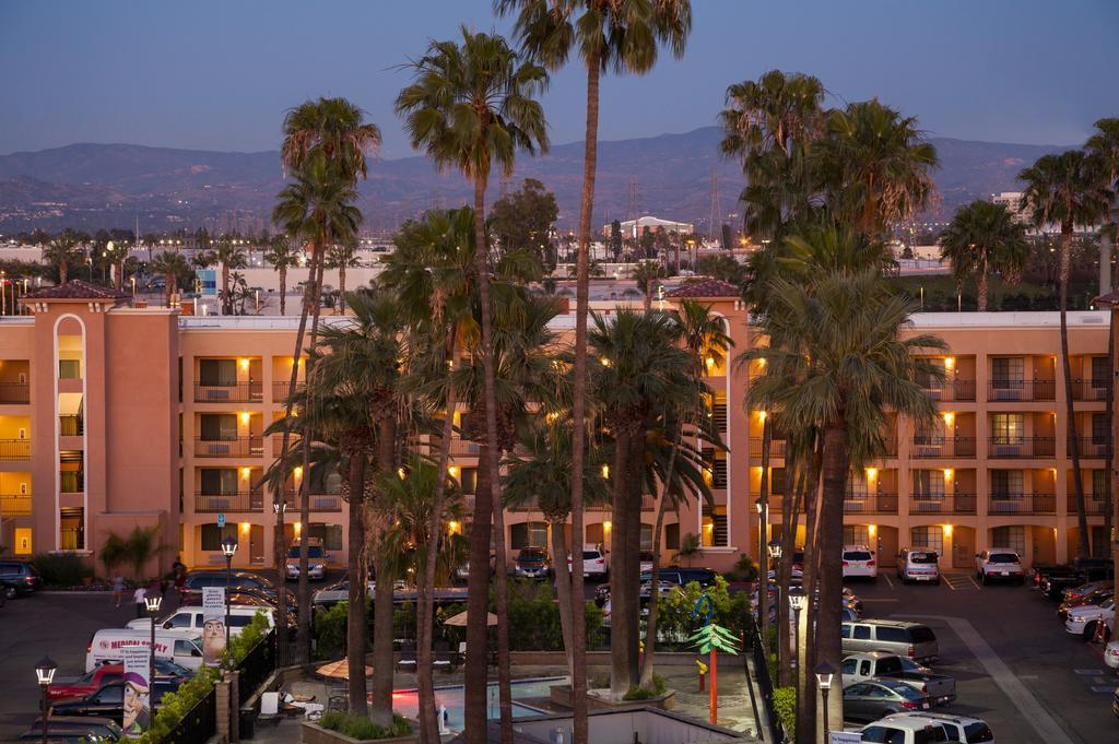 Grand Legacy At The Park Hotel Anaheim Exterior foto