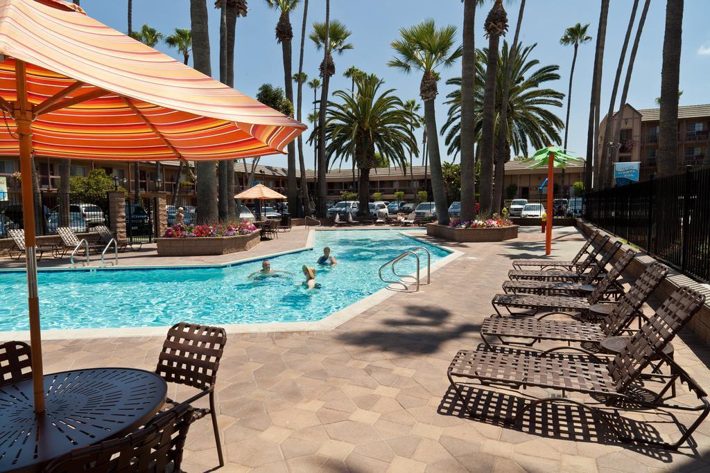 Grand Legacy At The Park Hotel Anaheim Exterior foto